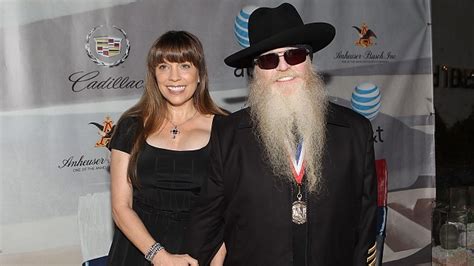 what happened to dusty hill.